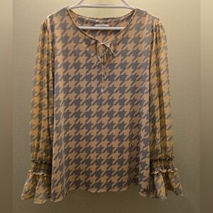 Women's Houndstooth Blouse - Gray